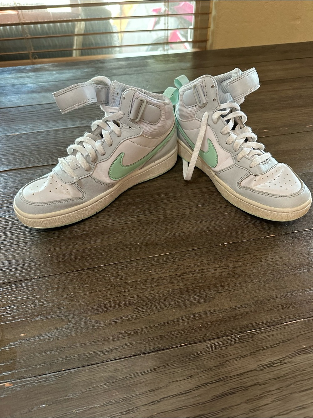 Nike Court Borough Mid 2 sneakers sz 6.5 women